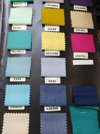 نکات نگهداری و شستشوی مانتو شلوار اداری برای افزایش طول عمر آن